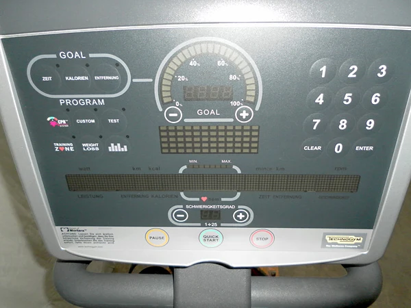 Technogym Recumbent Excite Line 700 mit LED Display und Handpuls und Polar, gebraucht - überholter Zustand