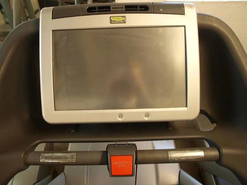 TechnoGym Laufband Excite Line 700 mit TV, gebraucht