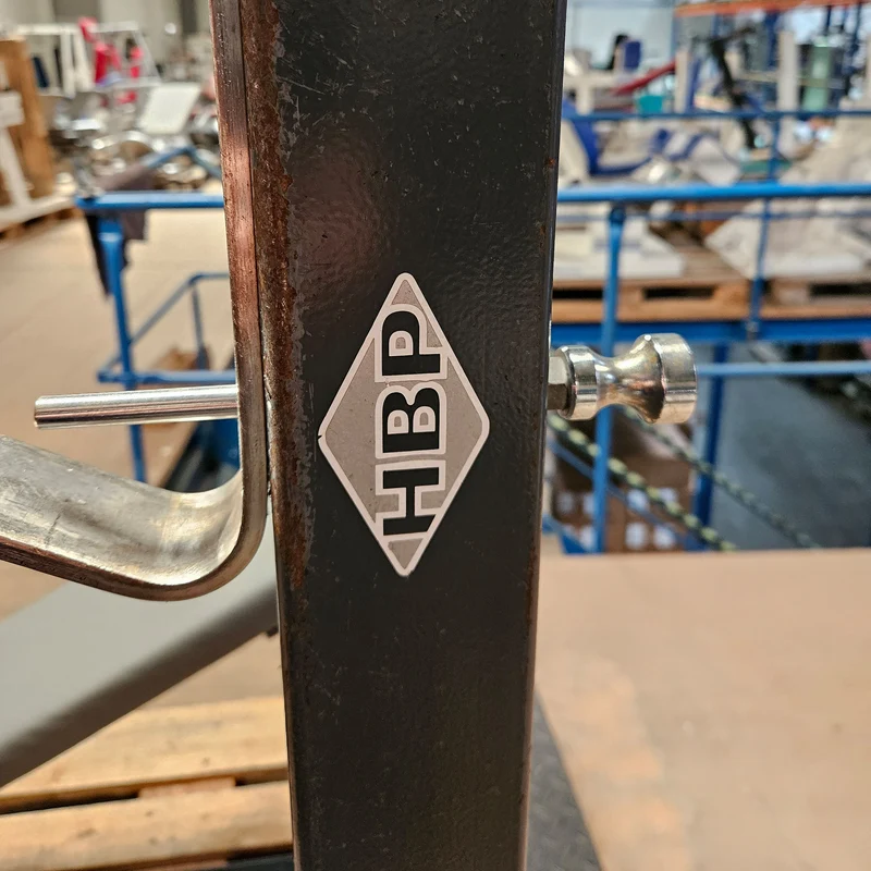 HBP Olympia Schrägdrückerbank, Olympic Incline Bench, Drückbank Schräg mit Ablagen für Bankdrücken, Rahmebfarbe Anthrazit, gebraucht mit Gebrauchsspuren