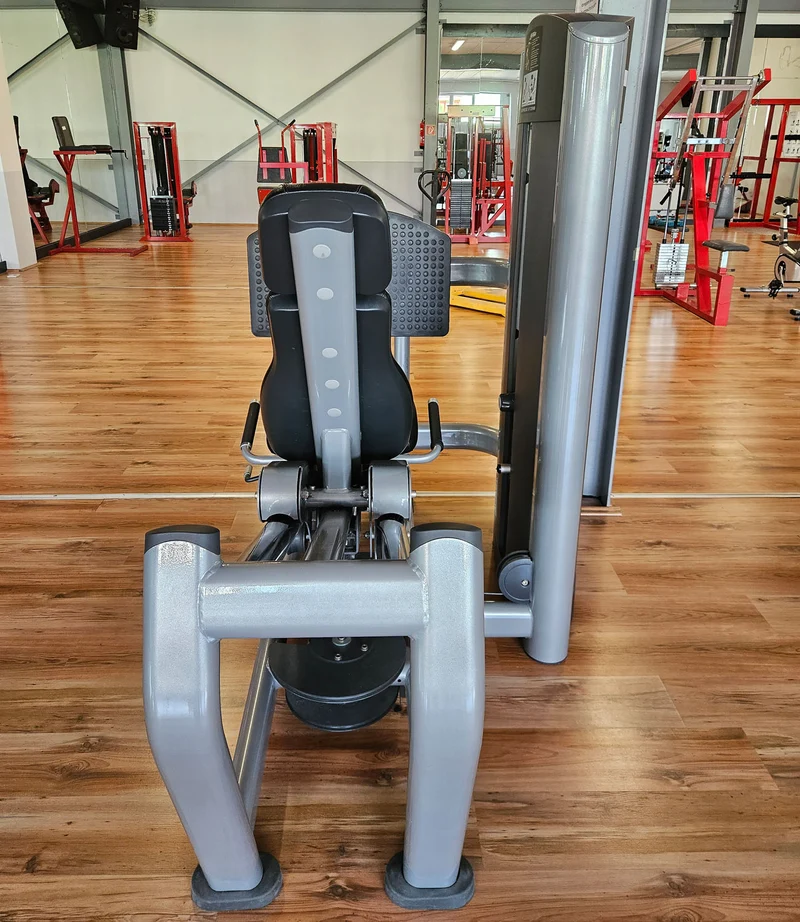 Life Fitness Beinpresse sitzend, Leg Press, Signature Serie, 195kg Gewichtsblock, Rahmenfarbe Silber, gebraucht - überholter Zustand