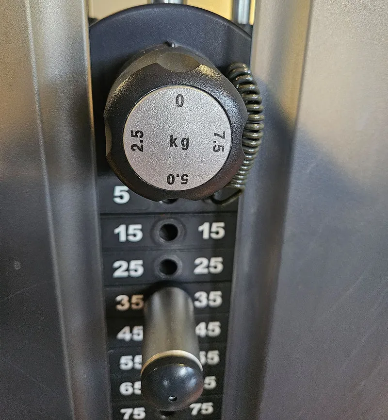 Life Fitness Beinpresse sitzend, Leg Press, Signature Serie, 195kg Gewichtsblock, Rahmenfarbe Silber, gebraucht - überholter Zustand