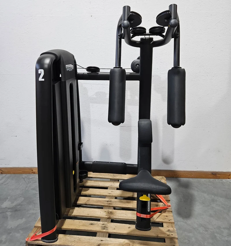 Technogym Selection Pro Reverse Fly, Butterfly Reverse, Rear Delt, Farbe Schwarz, gebraucht, überholter Zustand