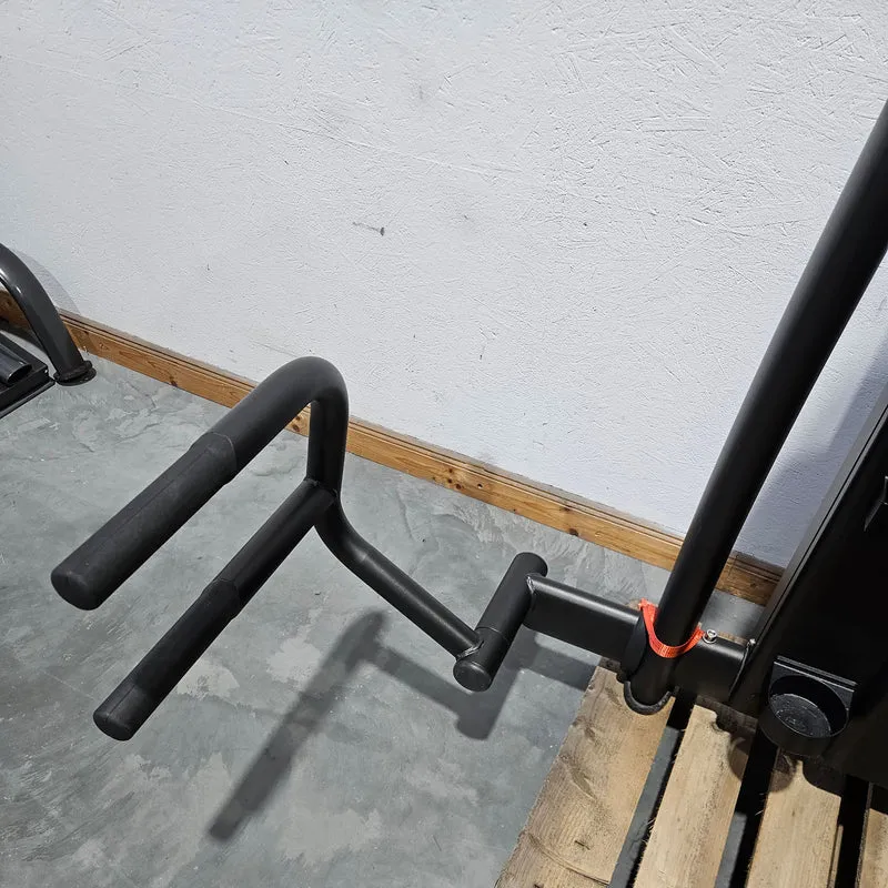 Technogym Selection Pro Pectoral Fly, Butterfly, Pec Fly, Farbe Schwarz, gebraucht, überholter Zustand
