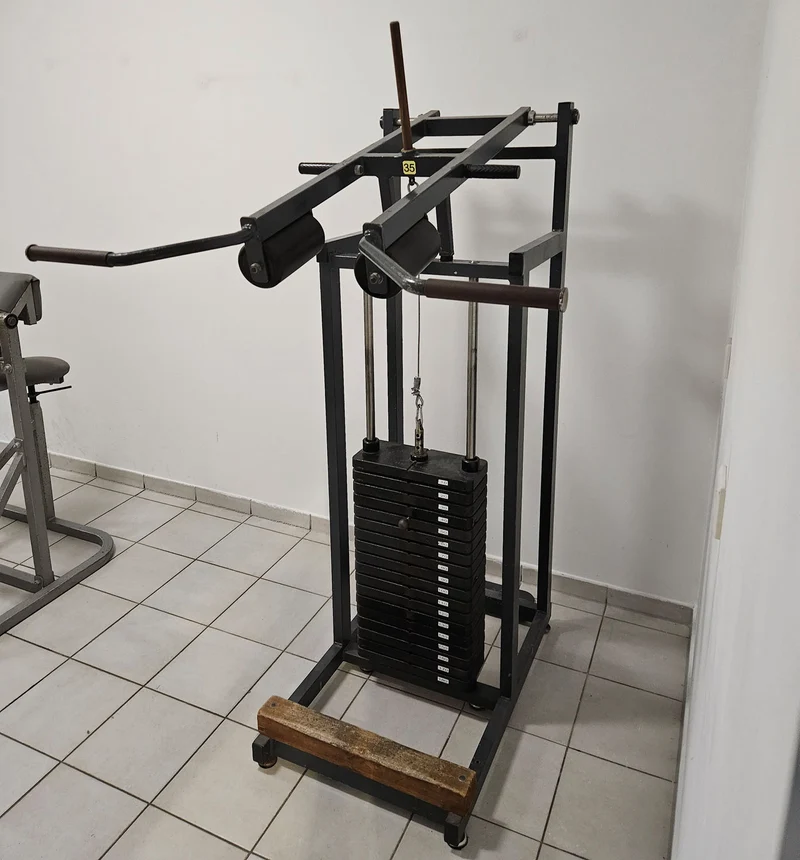 Wadenmaschine stehend, 180kg Steckgewichte + Aufnahme für Hantelscheiben, Oldschool Bodybuilding Kraftgerät, gebraucht mit Gebrauchsspuren