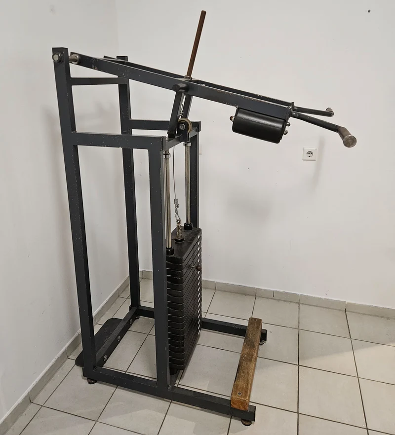 Wadenmaschine stehend, 180kg Steckgewichte + Aufnahme für Hantelscheiben, Oldschool Bodybuilding Kraftgerät, gebraucht mit Gebrauchsspuren