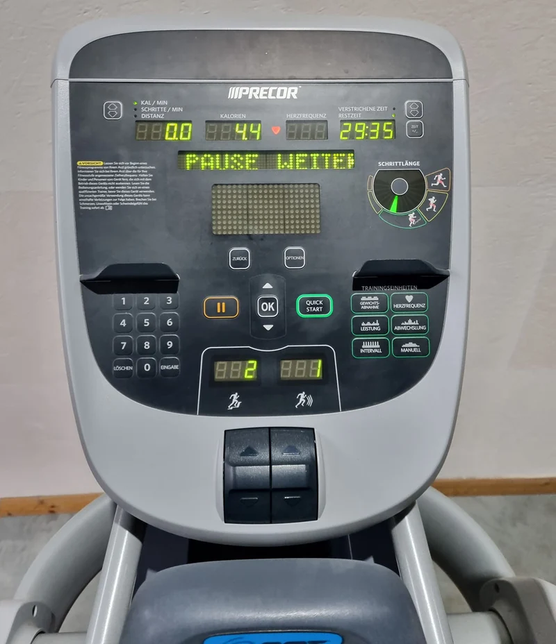 Precor AMT 835 Open Stride, Neues Modell, P30 Konsole LED - Crosstrainer, Stepper, Ellipsentrainer 3 in 1 - gebraucht - überholter Zustand