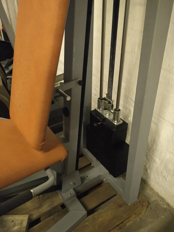 Gym 80 Beinstrecker und Beinbeuger, silber-grau, gebraucht, 2 Geräte für 1 Preis