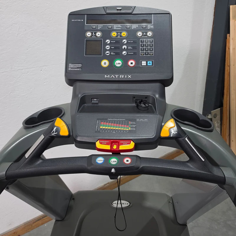 Matrix T5X Laufband, Neues Modell, LED Display, gebraucht - überholter Zustand inkl. neuer Laufdecke