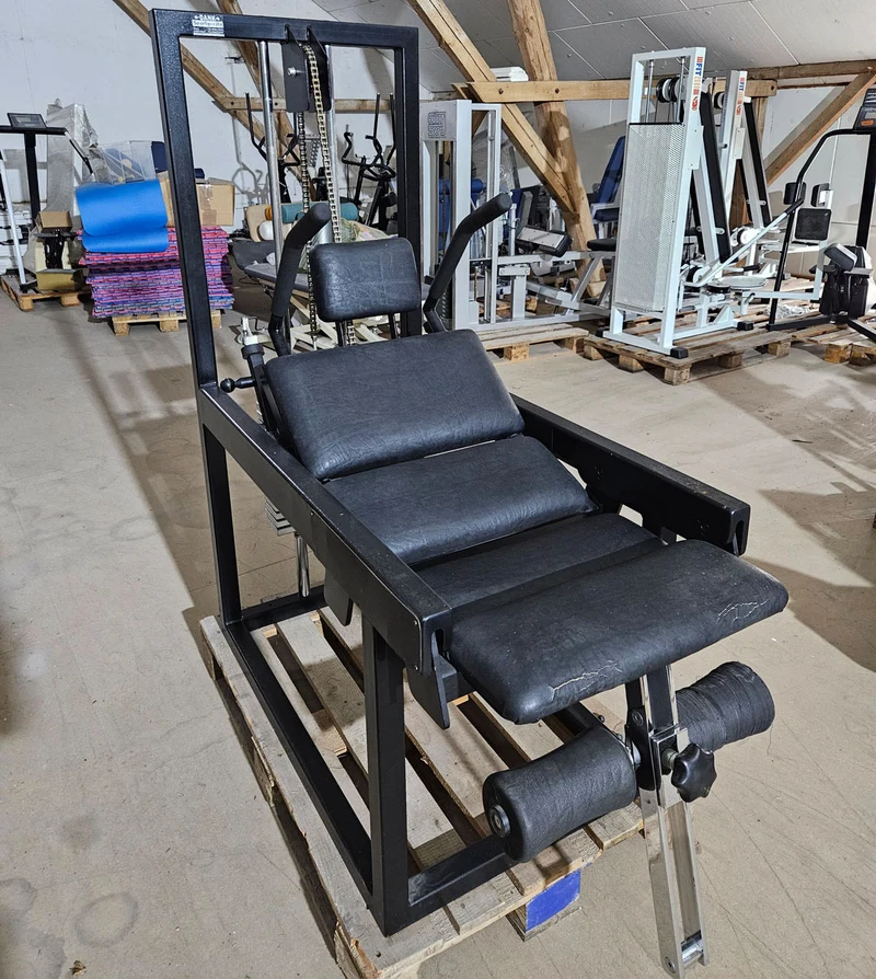 L+K Bauchmaschine, Abdominal Crunch, Oldschool Bodybuilding Kraftgerät, Rahmen Schwarz, gebraucht mit Gebrauchsspuren