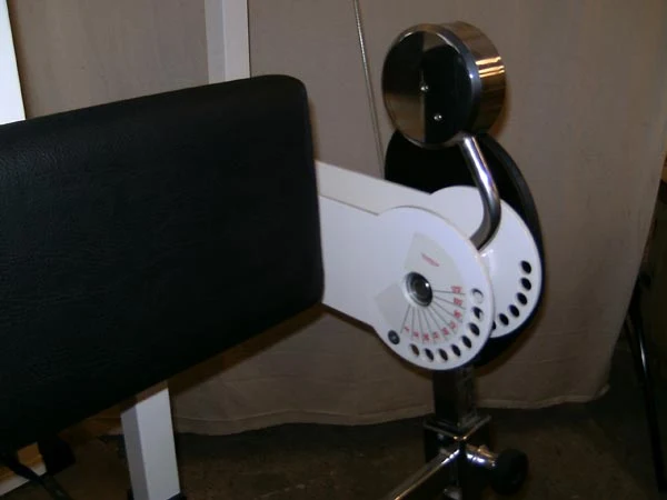 TechnoGym M427, Beinbeuger stehend, weiß, gebraucht