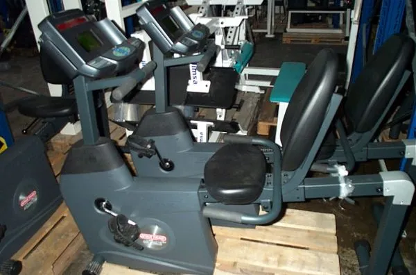 Star Trac Cardiogerätepark - 8 gebrauchte Cardiogeräte, Farbe Schwarz