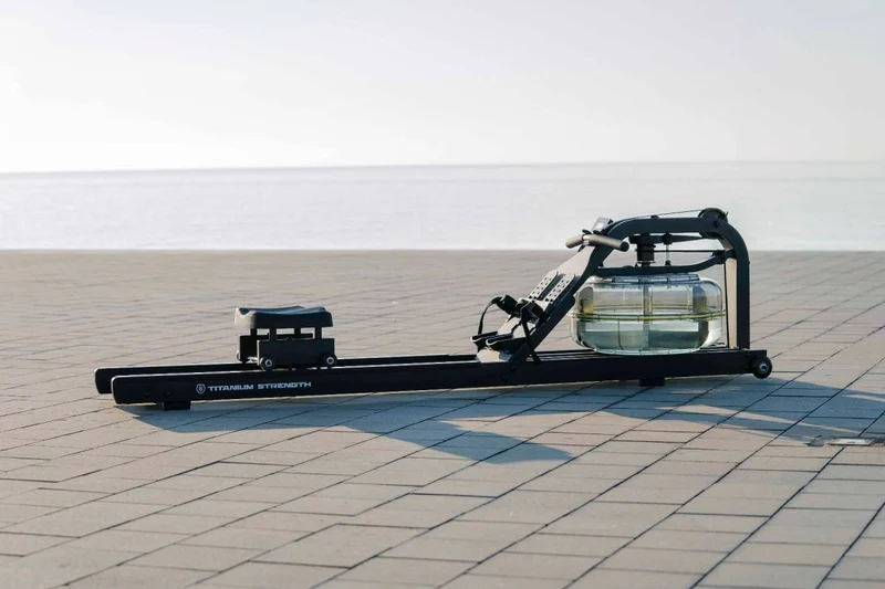 Titanium Strength Rudergerät Acqua Rower