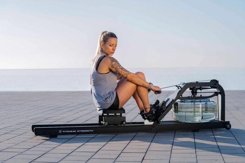 Titanium Strength Rudergerät Acqua Rower