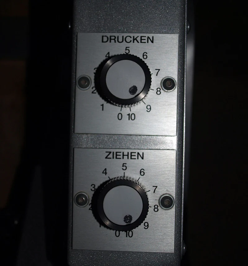 Effective Kraft-Ausdauer Zirkel - 9 Kraftegeräte, Gestell Silber, Polster Orange, gebraucht