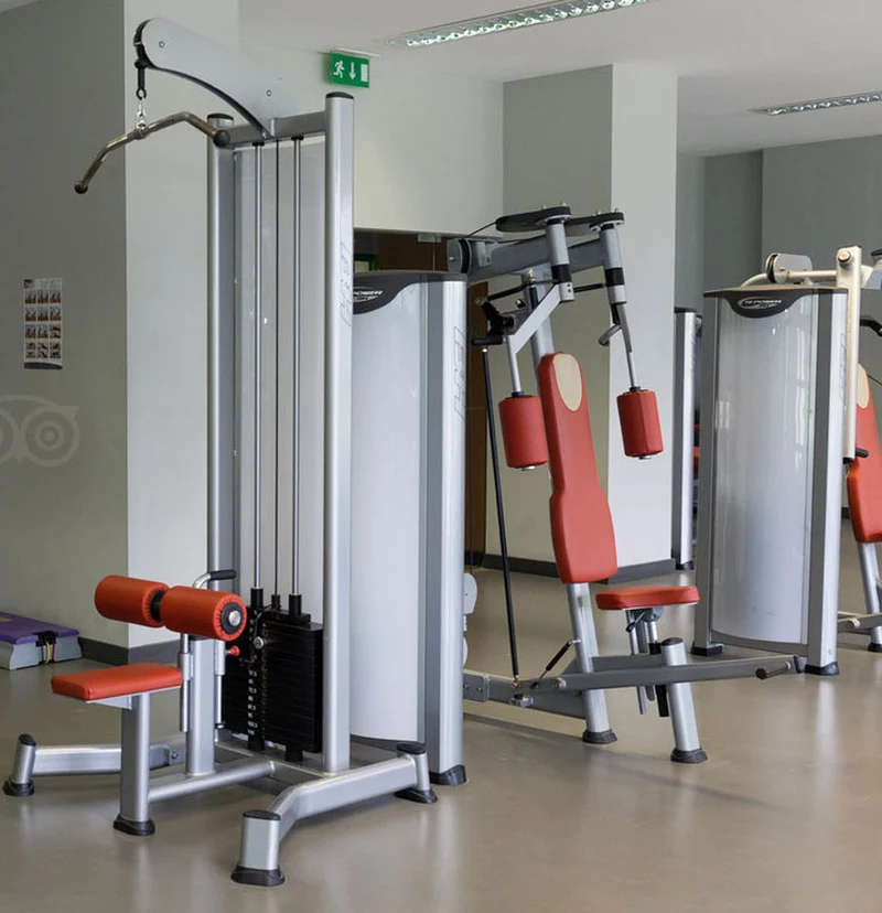 BH Fitness Gerätepark, Strength Line, 3 Jahre alt, gebraucht, Rahmen silber, Polster Orange/Braun