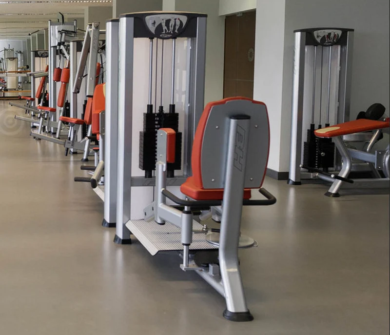 BH Fitness Gerätepark, Strength Line, 3 Jahre alt, gebraucht, Rahmen silber, Polster Orange/Braun