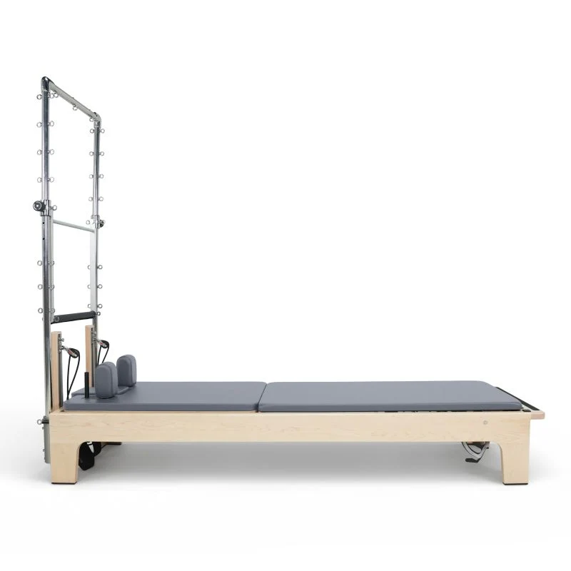 Elina Pilates The Club Reformer mit Half Cadillac