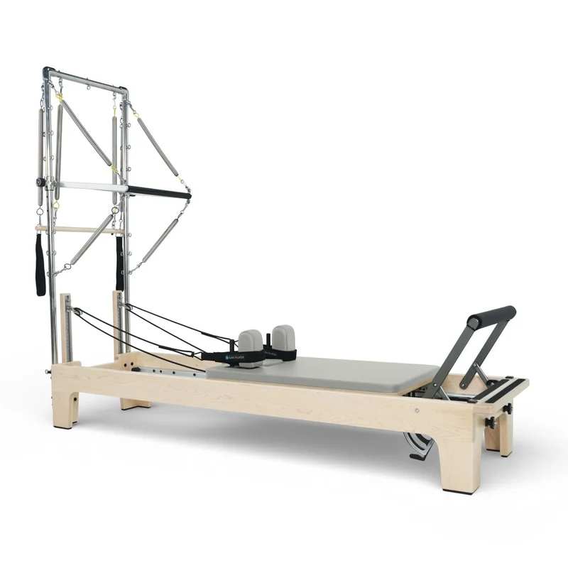 Elina Pilates The Club Reformer mit Half Cadillac