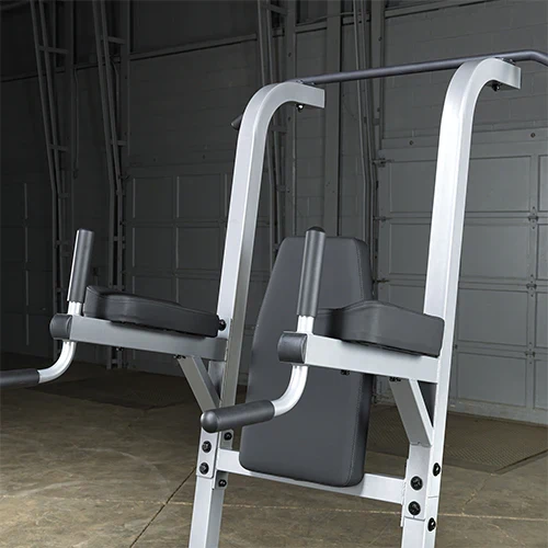 Body-Solid Klimmzug- und Dipstation mit Beinheben GVKR82