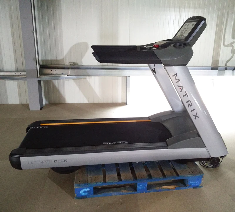 Matrix Cardiogerätepark, 9 Geräte, Laufbänder, Crosstrainer, Ergometer, Stepper etc, neue Modelle, T5x - E5x - U5x - R5x, S5x, gebraucht, überholter Zustand