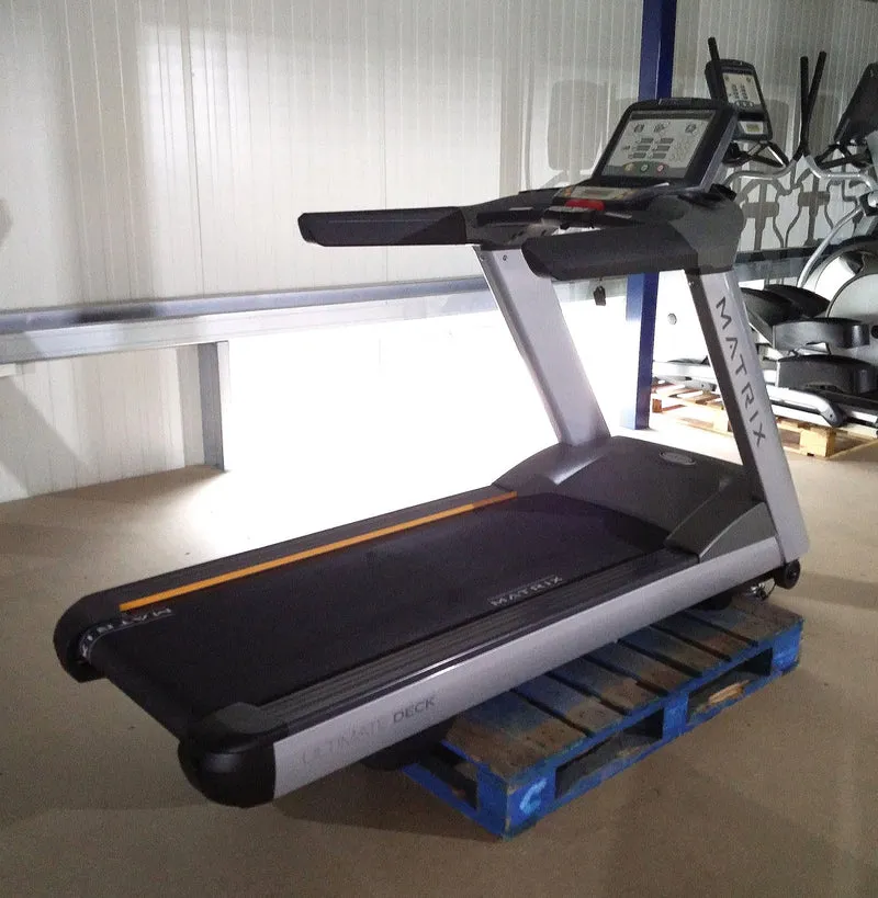 Matrix Cardiogerätepark, 9 Geräte, Laufbänder, Crosstrainer, Ergometer, Stepper etc, neue Modelle, T5x - E5x - U5x - R5x, S5x, gebraucht, überholter Zustand