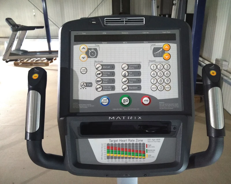 Matrix Cardiogerätepark, 9 Geräte, Laufbänder, Crosstrainer, Ergometer, Stepper etc, neue Modelle, T5x - E5x - U5x - R5x, S5x, gebraucht, überholter Zustand
