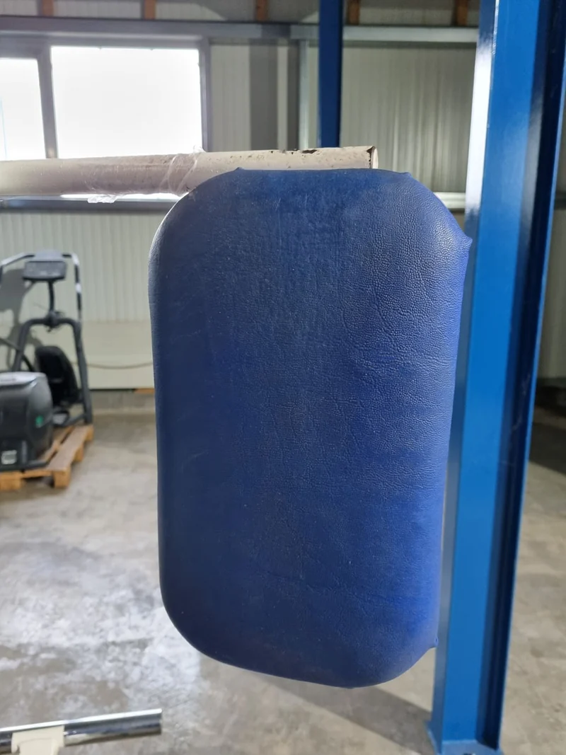 Gym80 Butterfly, Oldschool Bodybuilding Kraftgerät, Rahmen Weiß, gebraucht mit Gebrauchsspuren