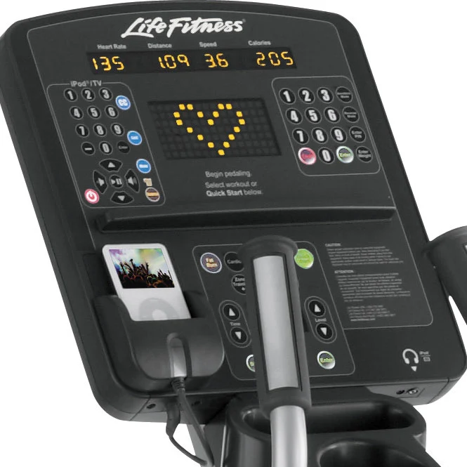 Life Fitness Crosstrainer, Integrity Series, CLSXH, Ellipsentrainer, Farbe Silber, gebraucht - überholter Zustand