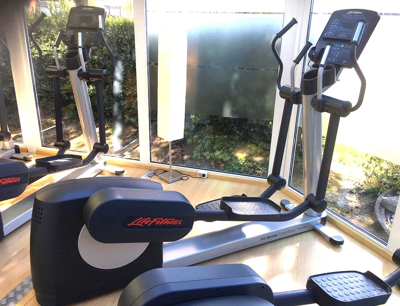 Life Fitness Crosstrainer, Integrity Series, CLSXH, Ellipsentrainer, Farbe Silber, gebraucht - überholter Zustand