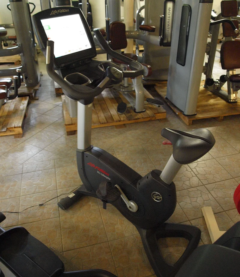 Life Fitness Ergometer 95C - Elevation Series 95c - Engage 15" Touchscreen Konsole, gebraucht - überholter Zustand