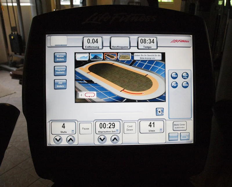 Life Fitness Ergometer 95C - Elevation Series 95c - Engage 15" Touchscreen Konsole, gebraucht - überholter Zustand