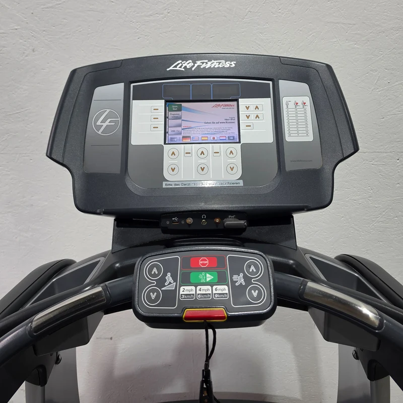 Life Fitness Laufband 95T - Elevation Series 95t - Engage 7" Touchscreen Konsole, gebraucht - überholter Zustand