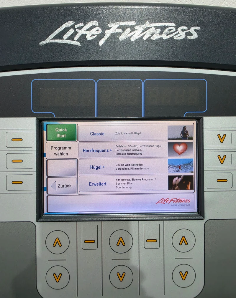 Life Fitness Laufband 95T - Elevation Series 95t - Engage 7" Touchscreen Konsole, gebraucht - überholter Zustand