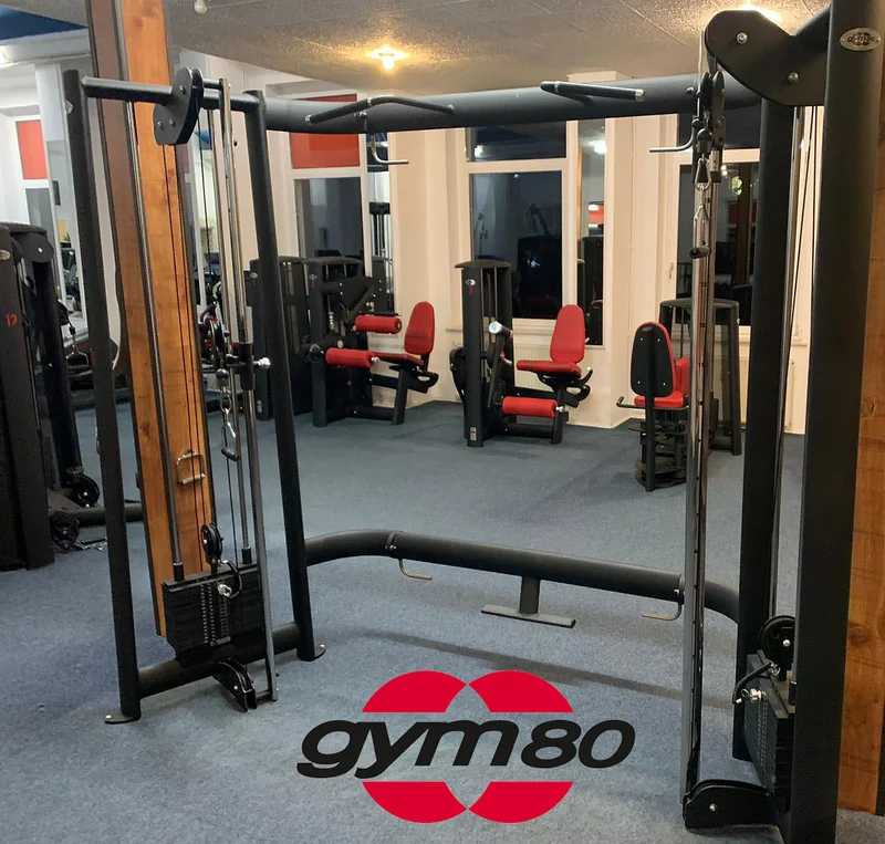 Gym80 Sygnum - 20 Kraftgeräte, 17 Bänke, Ständer, Ablagen etc - Gerätepark, Matt-Schwarz Sonderfarbe, gebraucht - Neuwertig