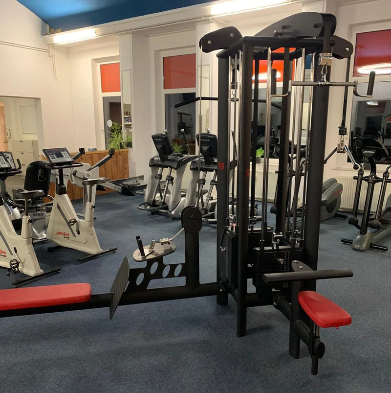 Gym80 Sygnum - 20 Kraftgeräte, 17 Bänke, Ständer, Ablagen etc - Gerätepark, Matt-Schwarz Sonderfarbe, gebraucht - Neuwertig