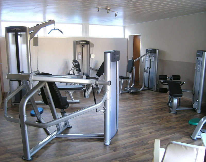 Life Fitness Optima Series - 2 in 1 Kombigeräte - 6 Kraftgeräte im Set, perfekt für Hotel, Firmenfitness, Verein oder kleiner Fitnessraum, gebraucht