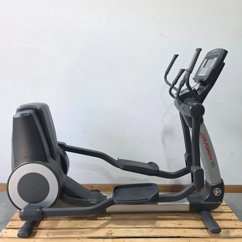Life Fitness Crosstrainer 95X - Elevation Series 95x - Engage 7" Touchscreen Konsole, gebraucht - überholter Zustand