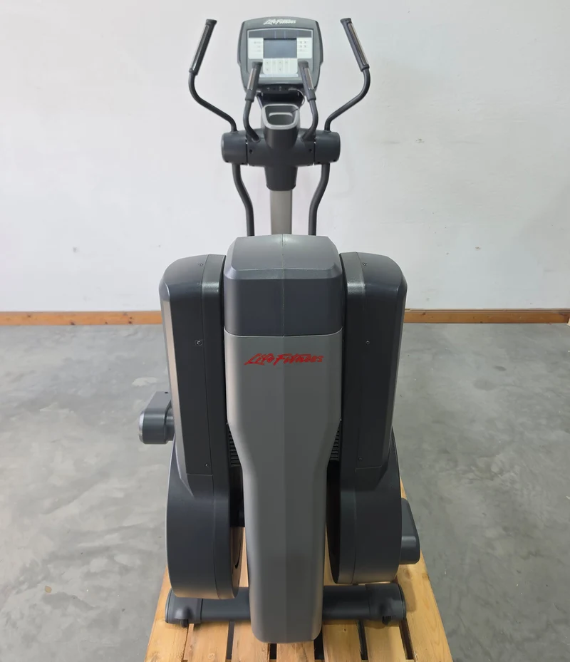 Life Fitness Crosstrainer 95X - Elevation Series 95x - Engage 7" Touchscreen Konsole, gebraucht - überholter Zustand