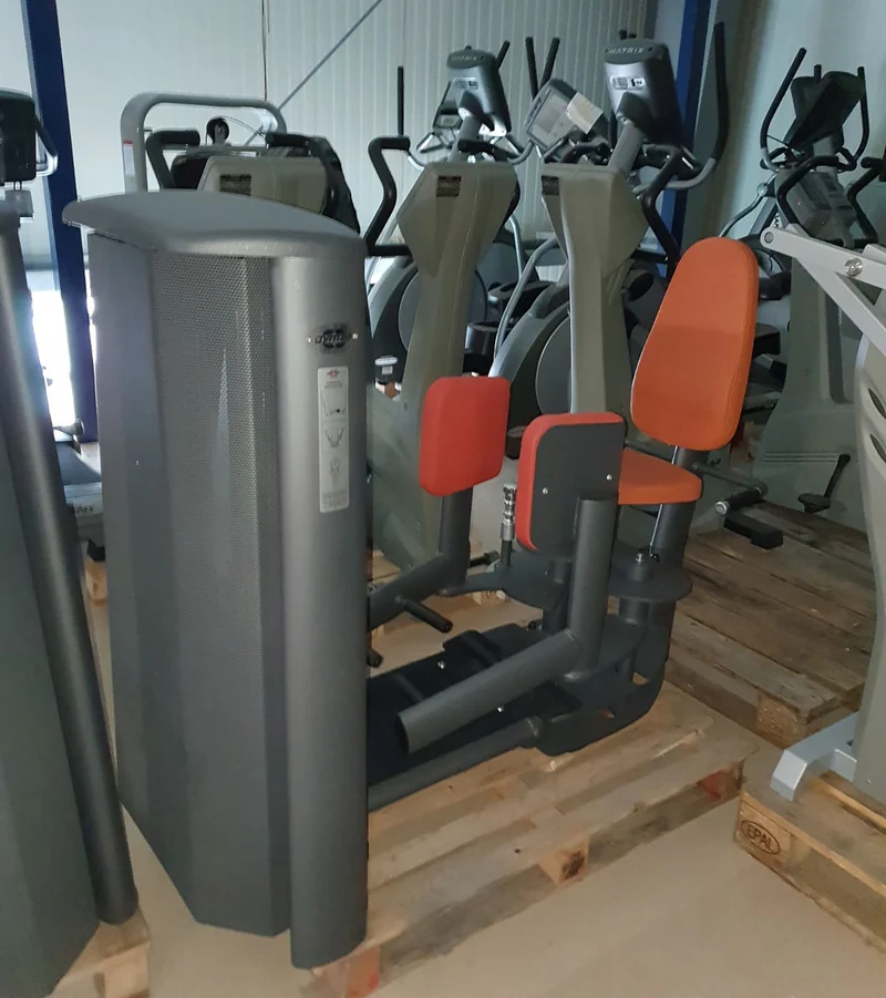 Gym80 Sygnum Einzelgeräte z.B. Kabelzug, Beinstrecker, Latzug, Brustpresse, Gluteus, Seilzug, Drückerbank, Bänke verstellbar Basic, Rückenstrecker etc, gebraucht