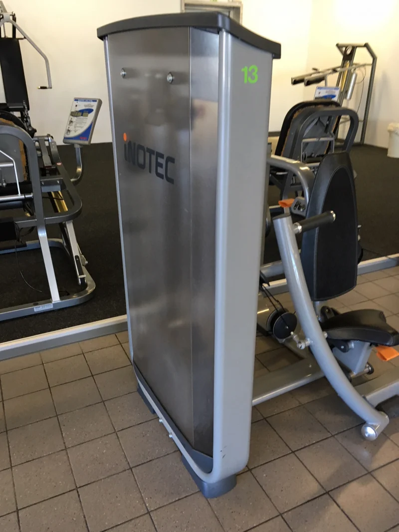 Inotec Kraftgeräteset mit 28 Fitnessgeräten, 18 Kraftgeräte, 10 Bänke und Racks, Natural Line, Silber, Polster Schwarz, gebraucht, überholter Zustand