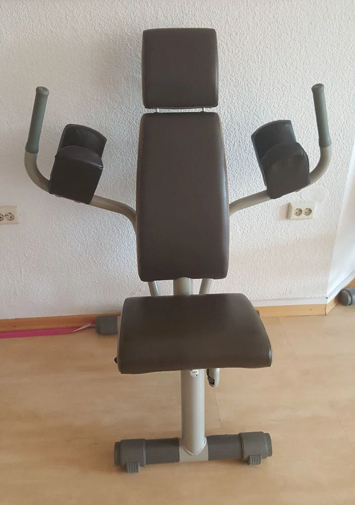 TechnoGym Easy Line Zirkelgerät, Butterfly und Butterfly Reverse, Kombigerät 2 in 1, Einzelgerät hydraulisch, Polster Braun, gebraucht