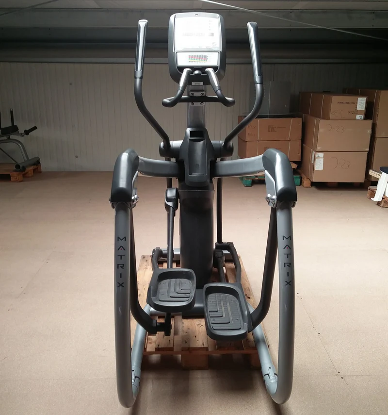 Ausdauergeräte Set 8 Stk von Matrix, junge Cardiogeräte, neue Modelle, Ascent Trainer, Laufbänder, Ergometer, Recumbent etc, gebraucht - überholter Zustand