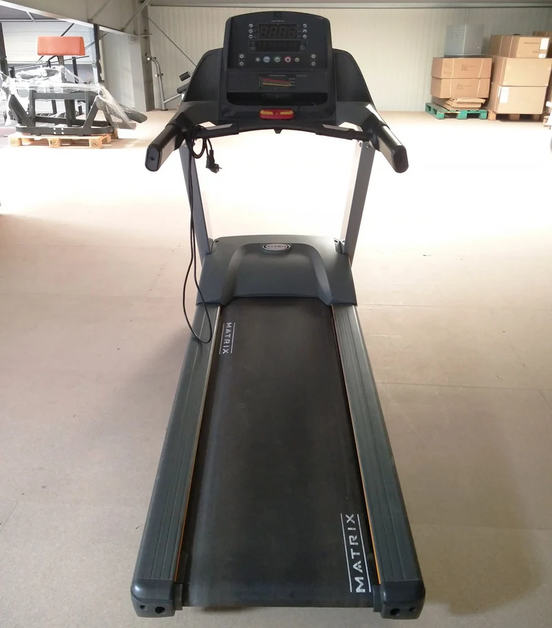 Ausdauergeräte Set 8 Stk von Matrix, junge Cardiogeräte, neue Modelle, Ascent Trainer, Laufbänder, Ergometer, Recumbent etc, gebraucht - überholter Zustand