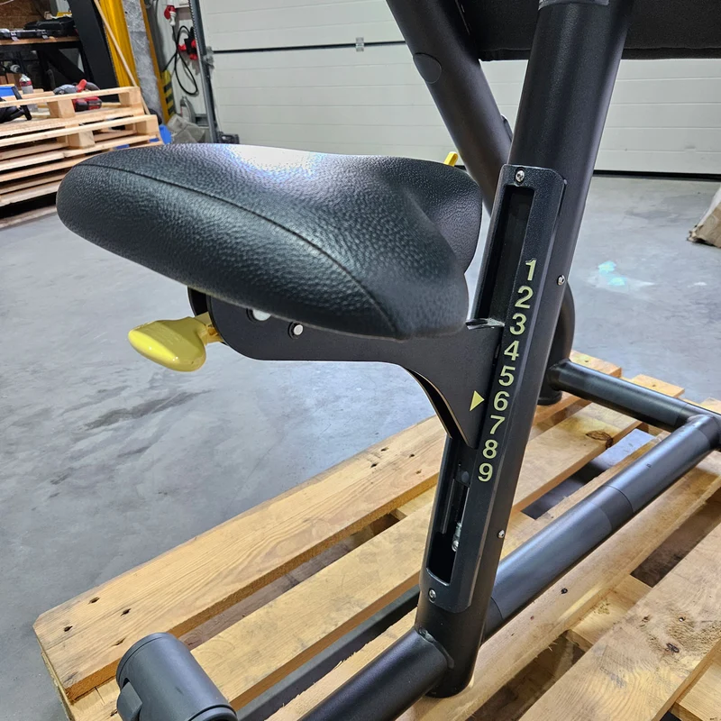 TechnoGym Scottcurl Bank, Scott bench, Bizeps Trainingsbank, Farbe Schwarz, Polster Schwarz, gebraucht - geprüfter Zustand
