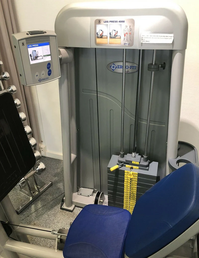 Ergo-Fit Beinpresse, verstellbare Leg Press, 172,5kg Gewichtsblock, Polster Blau, gebrauchter - überholter Zustand