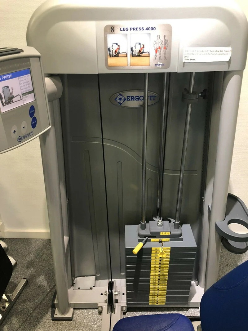 Ergo-Fit Beinpresse, verstellbare Leg Press, 172,5kg Gewichtsblock, Polster Blau, gebrauchter - überholter Zustand