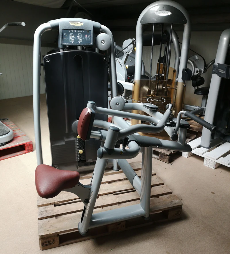 TechnoGym Upper Back, Rudern Row, Latisolator, Selection Line - Neues Modell mit Plastikverkleidung, Polster Braun, gebraucht - überholter Zustand