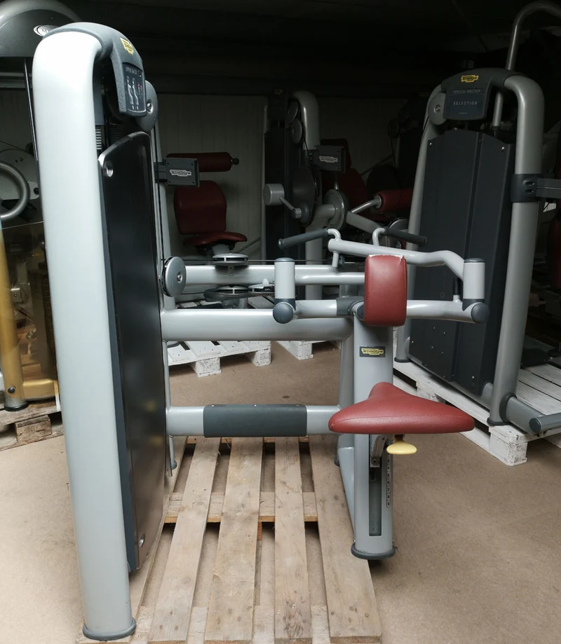 TechnoGym Upper Back, Rudern Row, Latisolator, Selection Line - Neues Modell mit Plastikverkleidung, Polster Braun, gebraucht - überholter Zustand