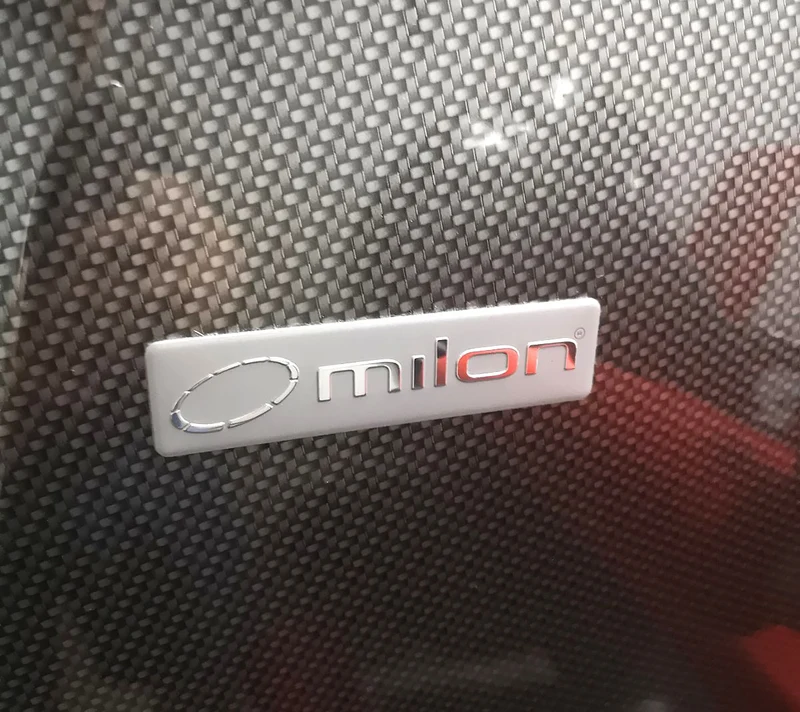 Milon PREMIUM Kraft-Ausdauer Zirkel in Carbon, Baujahr 2013, inkl. TV Ampel, Polster Rot, wenig genutzt, gebraucht und generalüberholt - guter Zustand