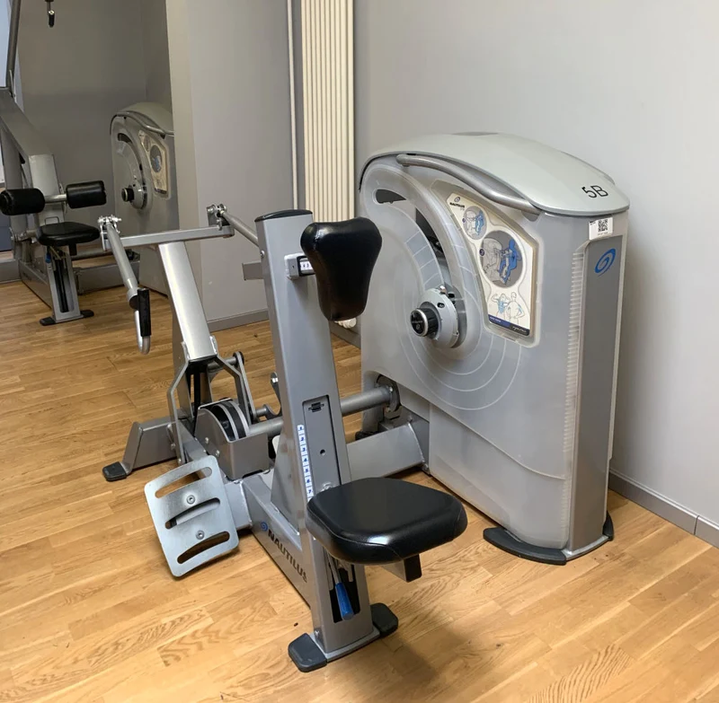 Nautilus One, 11 Kraftgeräte im Set, Nachfolger der legendären Nitro Fitness Serie, Silber, gebraucht - überholter Zustand